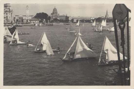 Malay <em>koleks</em> at the Singapore Harbour off Collyer Quay, 1 January 1939